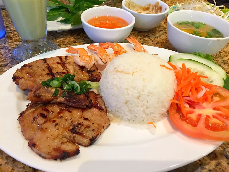 Porkchop with shrimp and rice|Michelle Millerさん