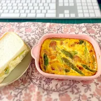 Snapdishの料理写真:Bacon&Asparagus Quiche and Potato Salad Sandwich re-made with the leftovers of the last night dinner                              Homemade Lunch @ office