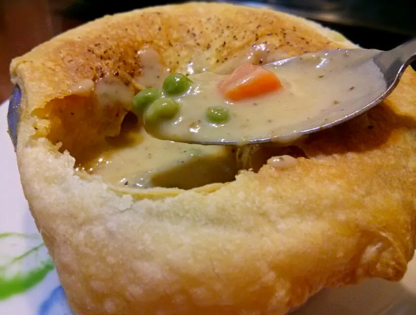 Mini turkey meatball pot pies|Julie Tranさん