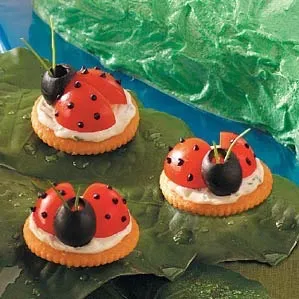 Crackers & dill dip lady bugs|chef_MelissaWさん