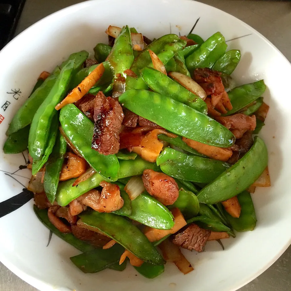 キヌサヤと肉の中華炒め / stir fried snow pea and meat|NozomiSさん