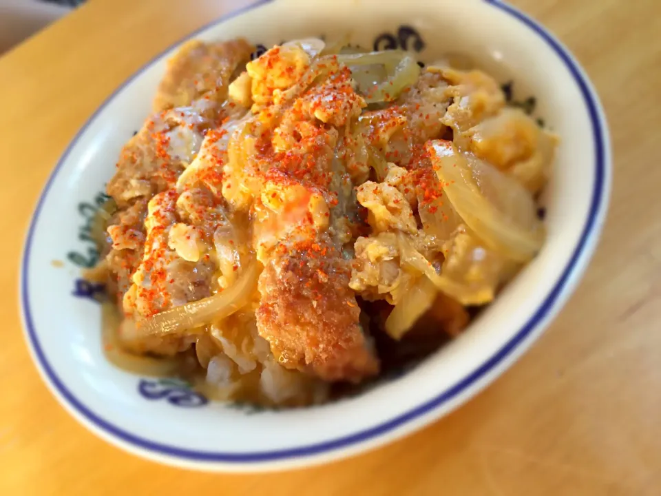 お昼は昨日揚げたカツでカツ丼|Michiyo Iwaharaさん