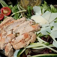 Snapdishの料理写真:La Casa #salad with chicken|Jessica Wallin Bowmanさん