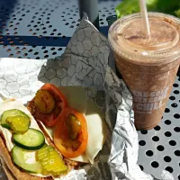 Snapdishの料理写真:Nice sunny day for #lunch on the #patio!|Jessica Wallin Bowmanさん