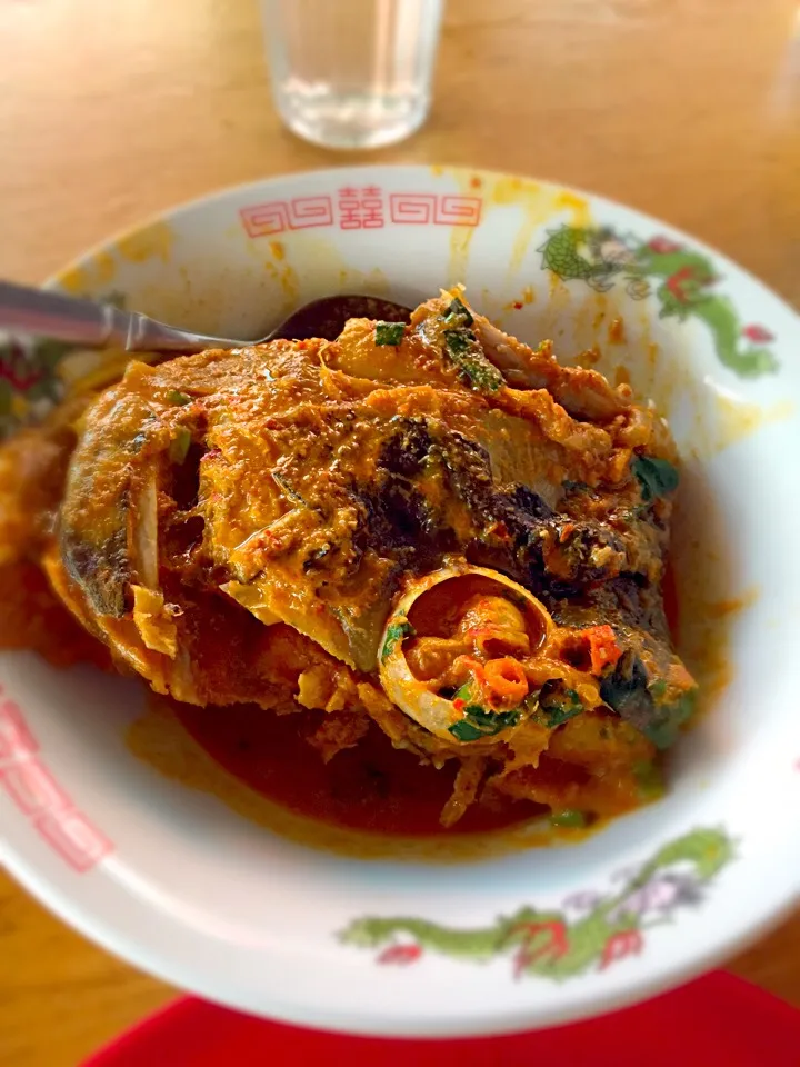 Snapdishの料理写真:Kari Kepala Ikan|Ameer Carliefさん