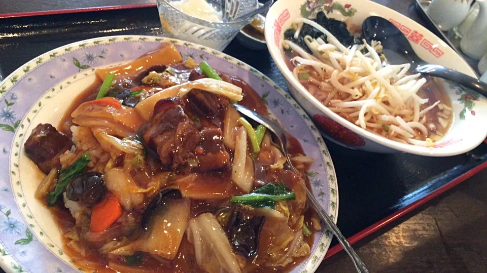 【日替定食】豚角煮野菜丼と小ラーメンを頂きました。|momongatomoさん