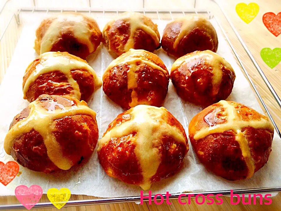 Hot cross buns- イギリスのイースターのお菓子 ホットクロスバン|cocoaさん