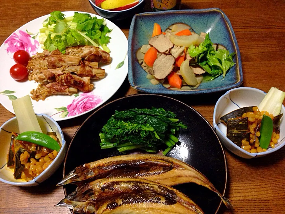 モモ肉と野菜の煮物、えのき茸の肉巻、さんまの開き|しもっち"もたれつさん