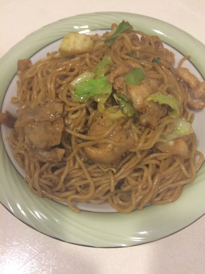 今日の晩ごはん！山盛りの焼きそば！( ´ ▽ ` )ﾉww|金本 宗義さん