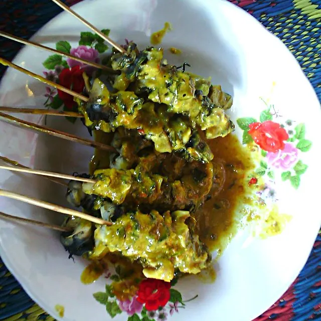 Sate Keong...hmmmm yummy|Tri Wulandari, S.Farm.,Apt.さん