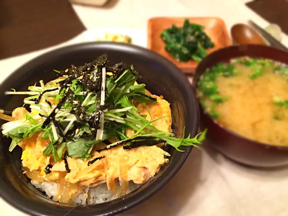 親子丼とほうれん草の胡麻和えとえのきのお味噌汁|maracataさん