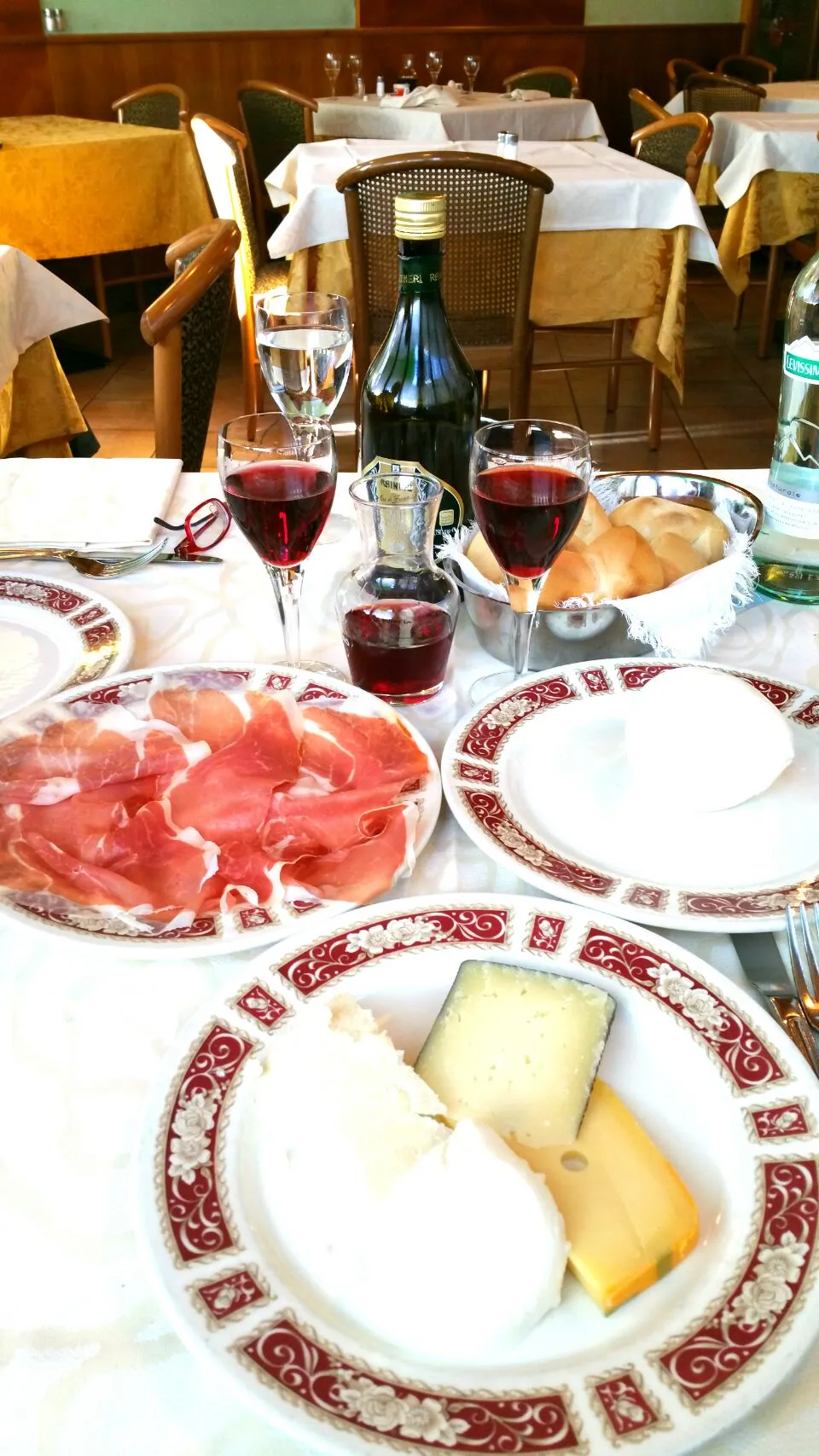 Procuitto de Parma and Fresh Cheese at Parma Italy|Tiviさん