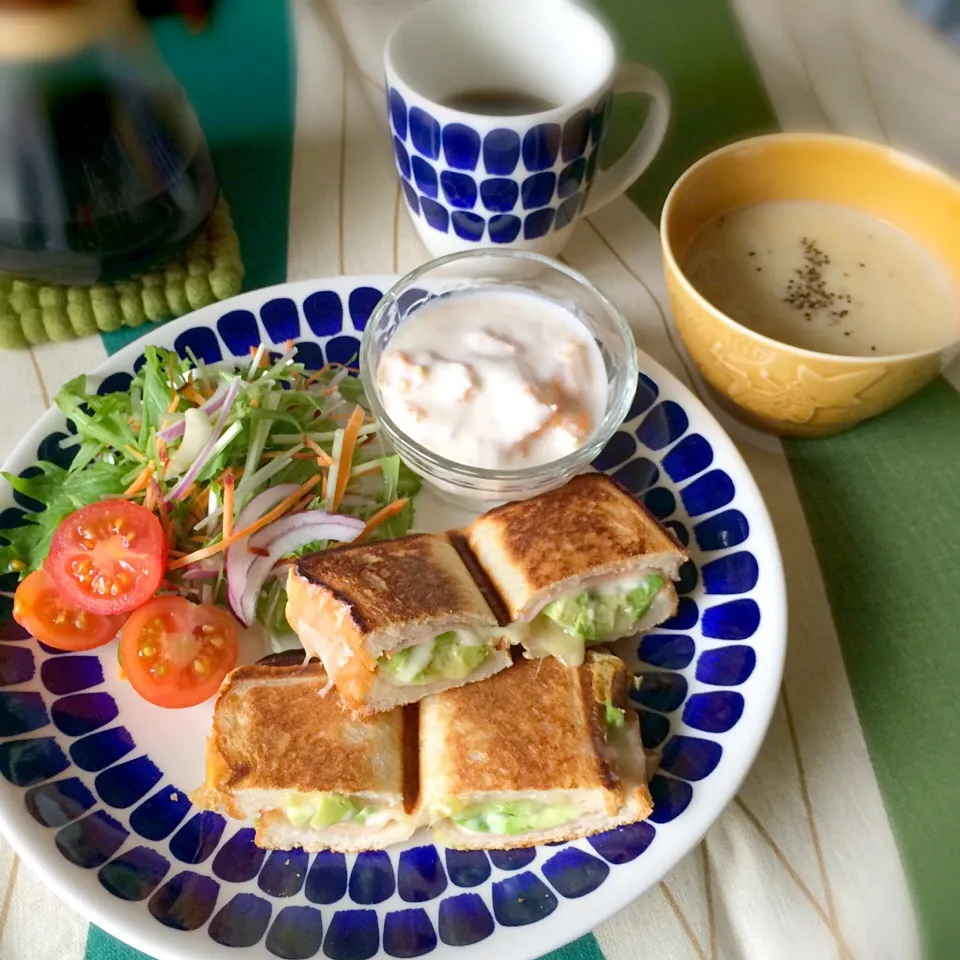 今日の朝ごはん|ぺんぎんさん