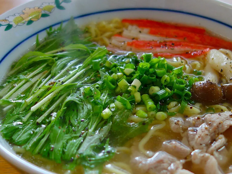 インスタントラーメン !        無性に食べたくなりました !|バジル🌿さん