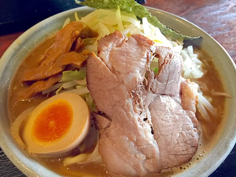 Snapdishの料理写真:濃厚豚骨魚介ラーメン|まりたんさん