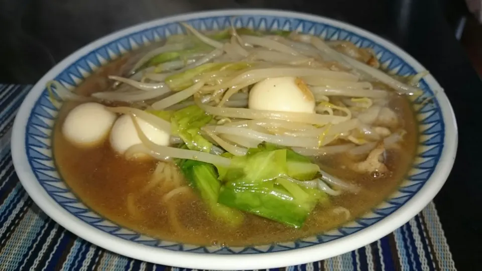 スーパーで売ってた横浜丸紀のサンマー麺。
やっぱり餡がかかっているので最後まであつあつ！|SATOSHI OOCHIさん