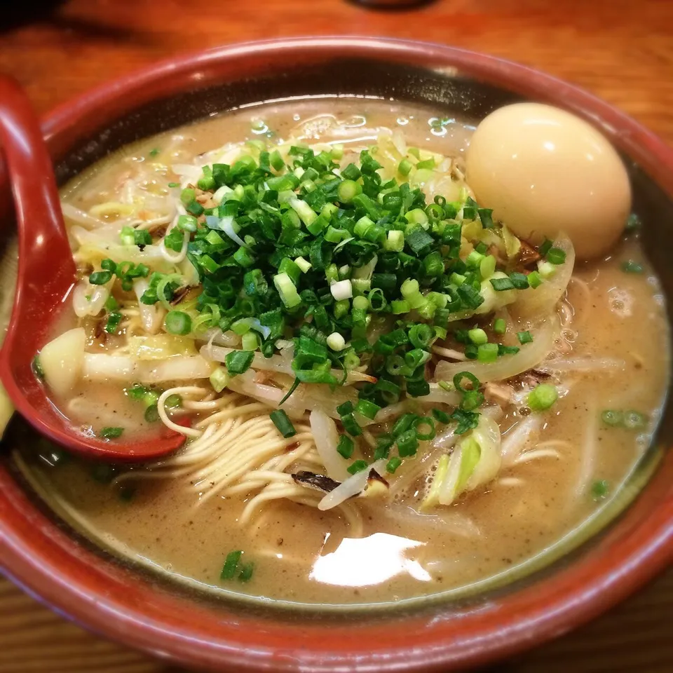 てん(漢字出ない) 焼きラーメン半熟煮卵トッピング|kkkyokoさん