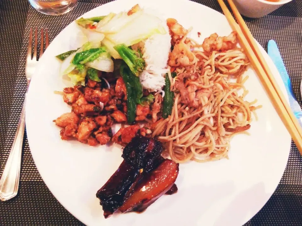 Noodles with Pork Ribs Diced Chicken and Bok Choy|sera wangdiさん