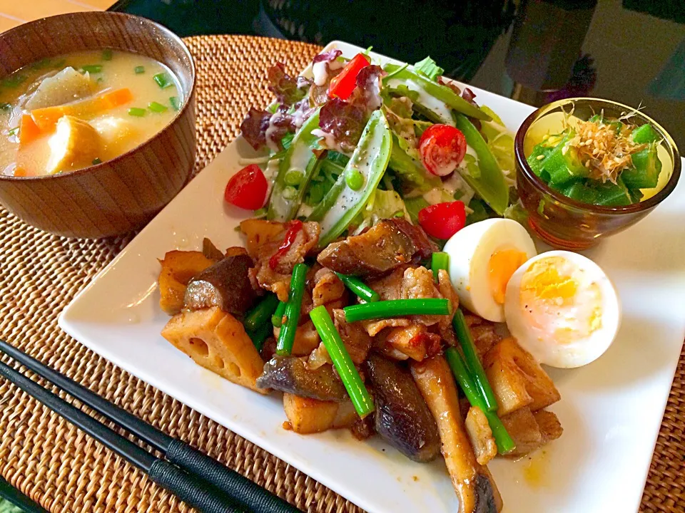 豚肉と野菜のピリ辛炒め&サラダ&オクラのお浸し定食♪|Nonさん