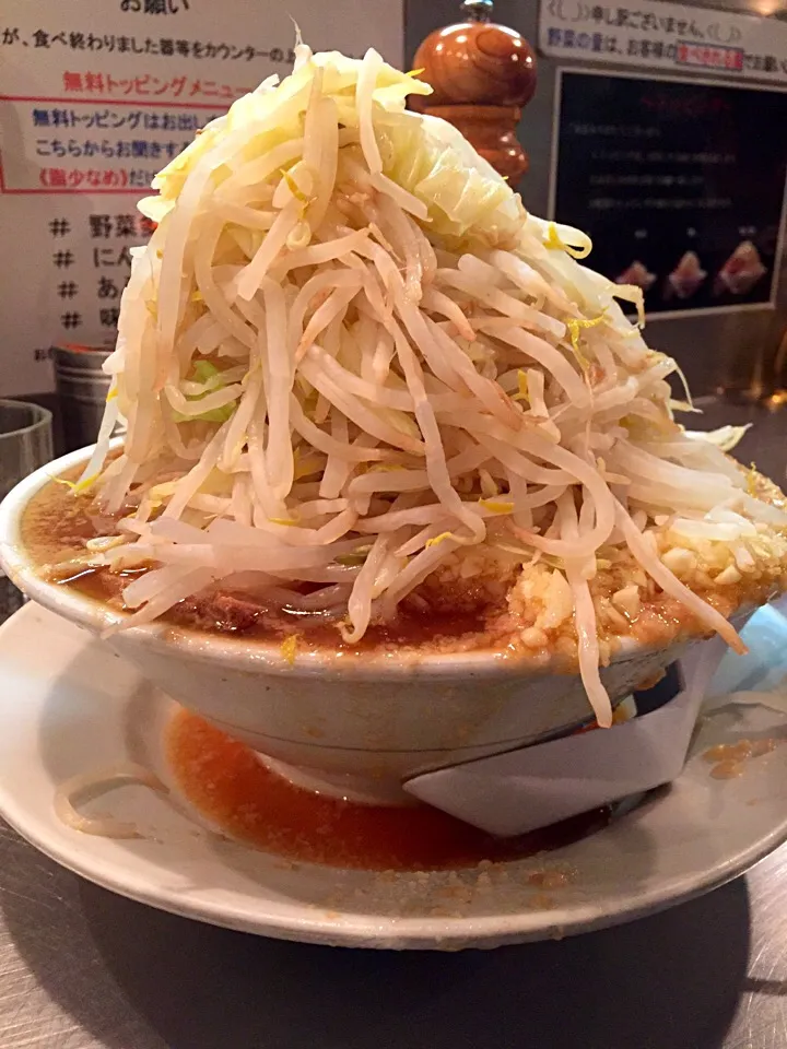 ラーメン並、野菜・ニンニク増し|とみさんさん