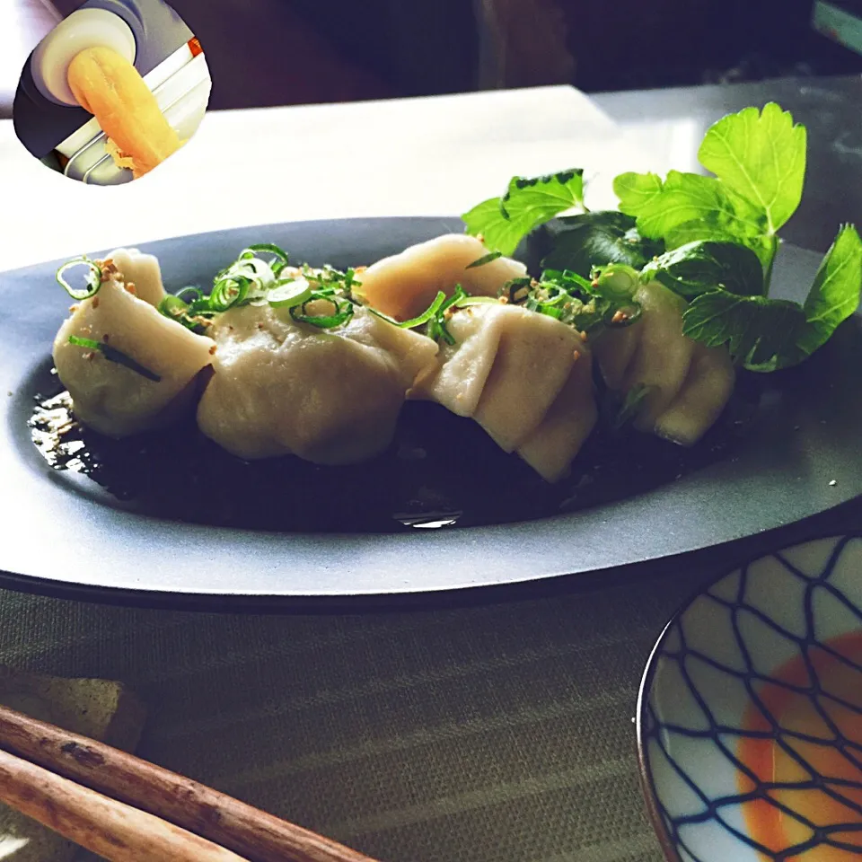 昼、水餃子をつまむ。|シローさん