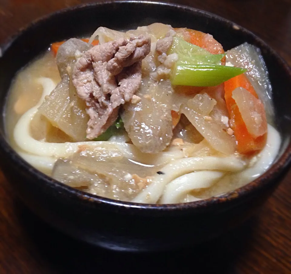 Snapdishの料理写真:昼ごはん 豚汁うどん|ぽんたさん