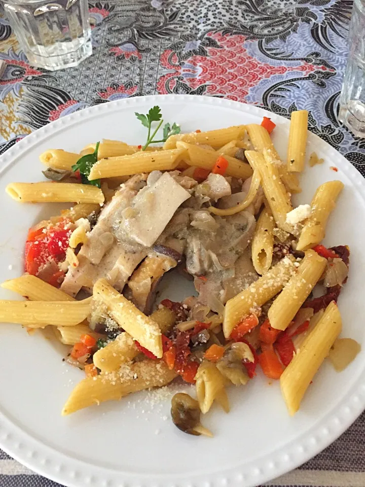 Snapdishの料理写真:chicken with mushroom sauce with a hint of sakekasu and penne|KellyCoさん