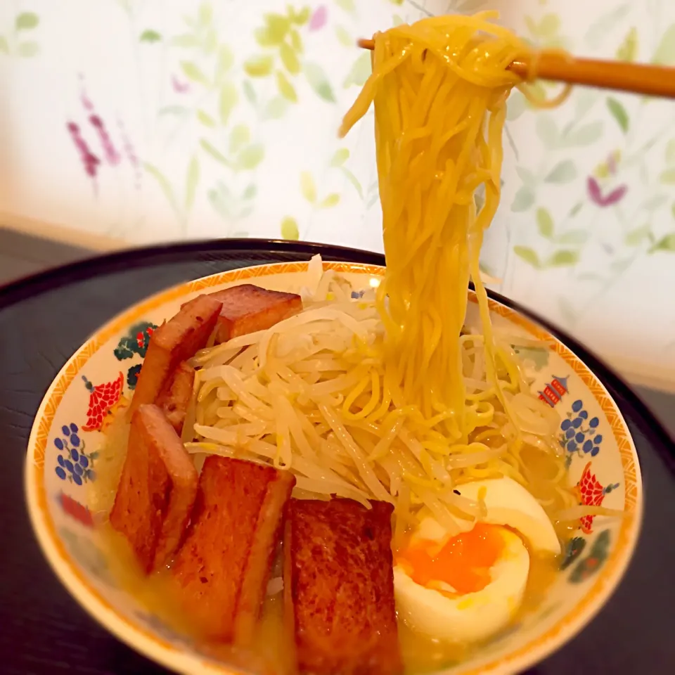 Snapdishの料理写真:ひる麺 にんにくラーメン|Shiny1022さん