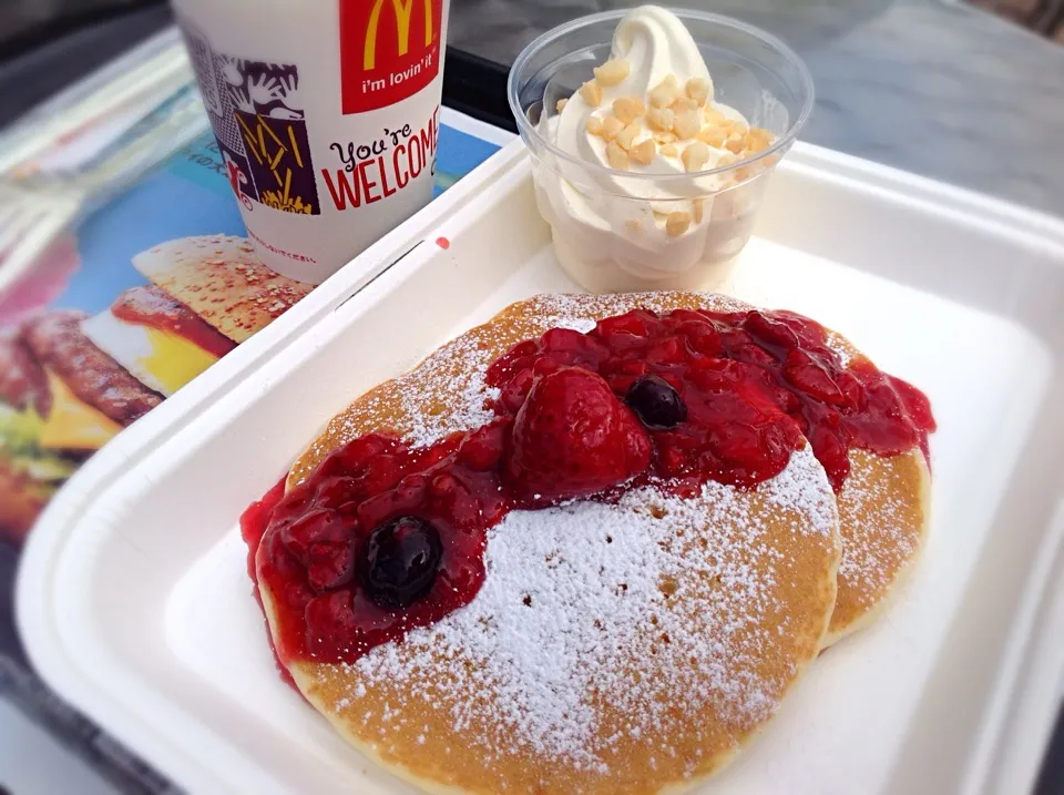 マックにも、パンケーキあるんだ〜^^;|アライさんさん