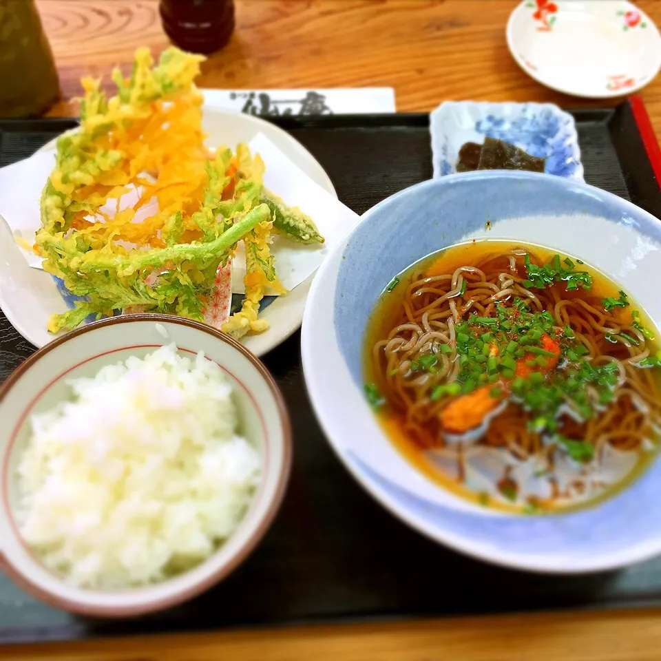 季節野菜の天婦羅と蕎麦定食|ひろゆきさん