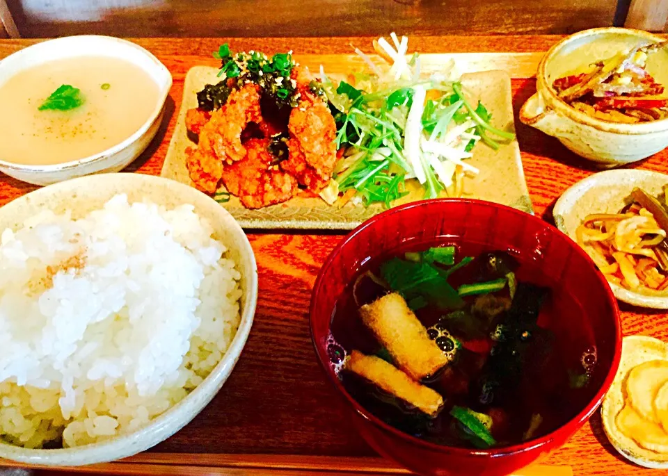 よも食堂❗️若鶏の唐揚げ定食    ニラヒジキ香味ダレ‼️（≧∇≦）|hassanさん