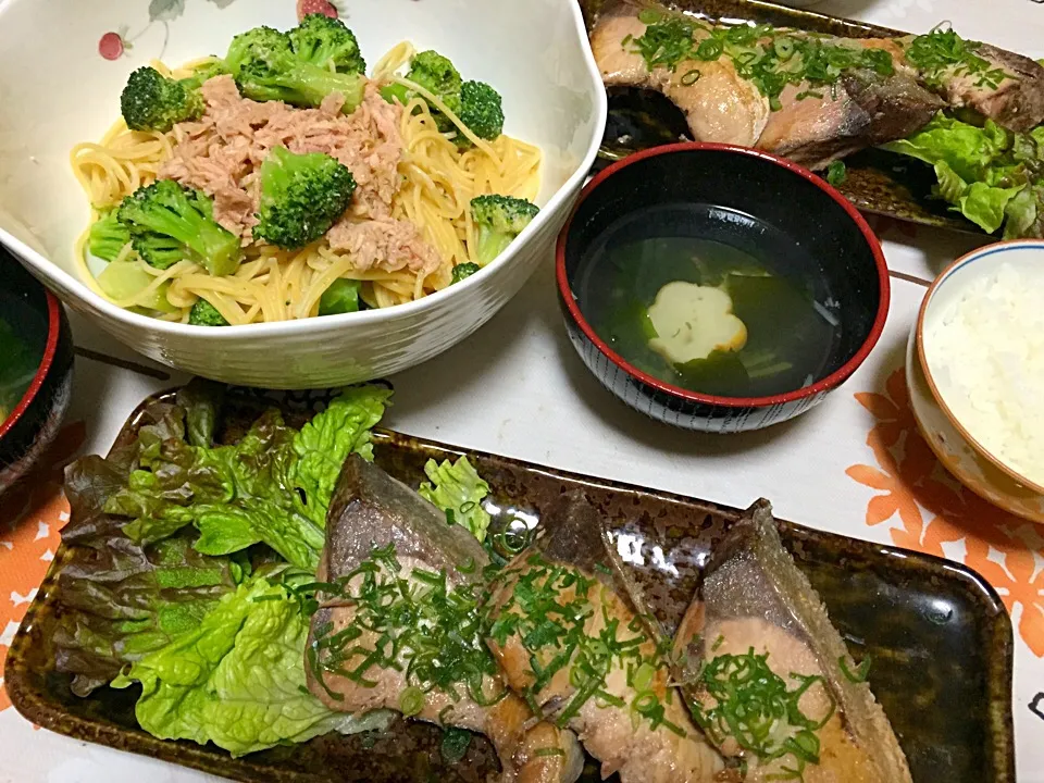 晩ご飯。今日ゎ色味がイマイチやな〜|よ～さん