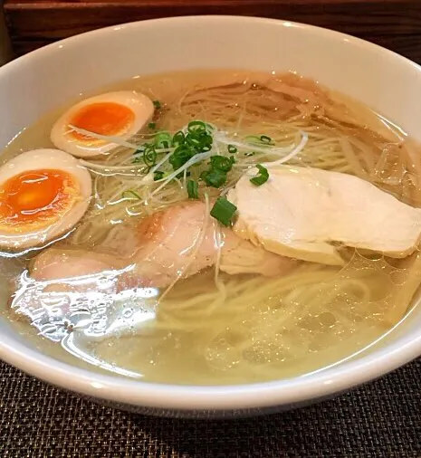 夕餉。麺や金時
味玉塩ラーメン|Ozzyさん