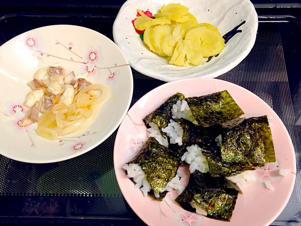 150308SOU離乳食夕_味付海苔巻き＆鯛と新玉のオリーブオイル炒め＆ルクエで蒸し新じゃがスライス|ponnaoさん