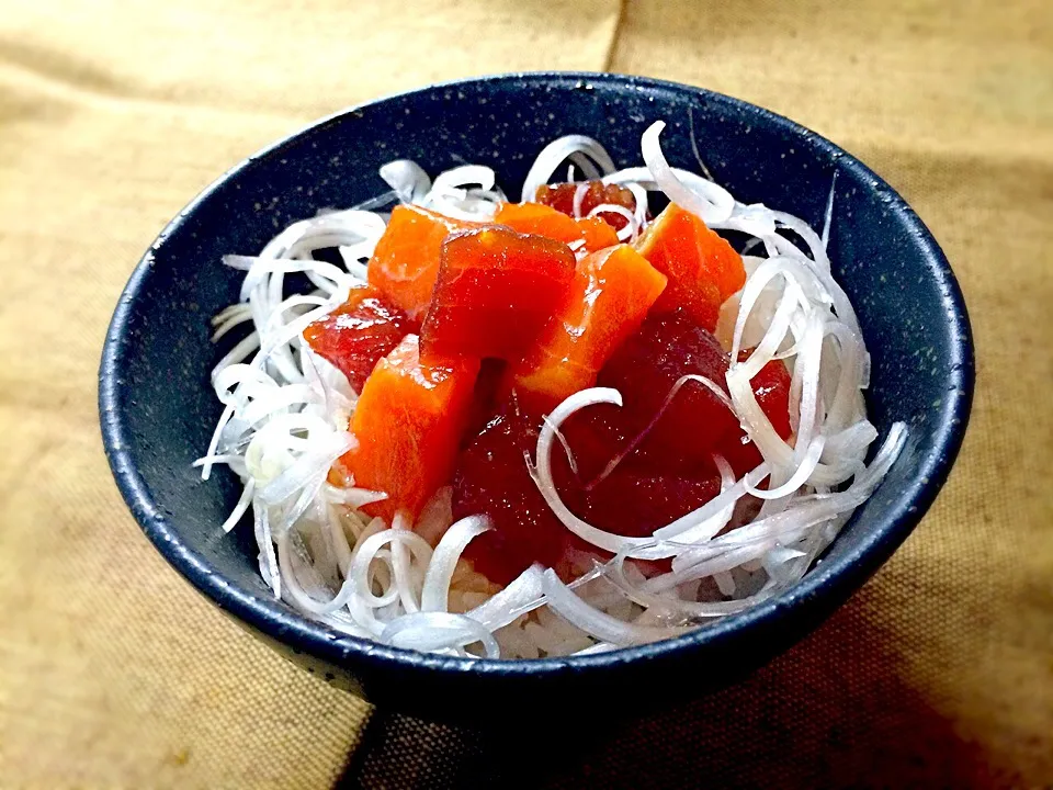 づけまぐろサーモン丼🐟|ぷっくりんこ💙さん