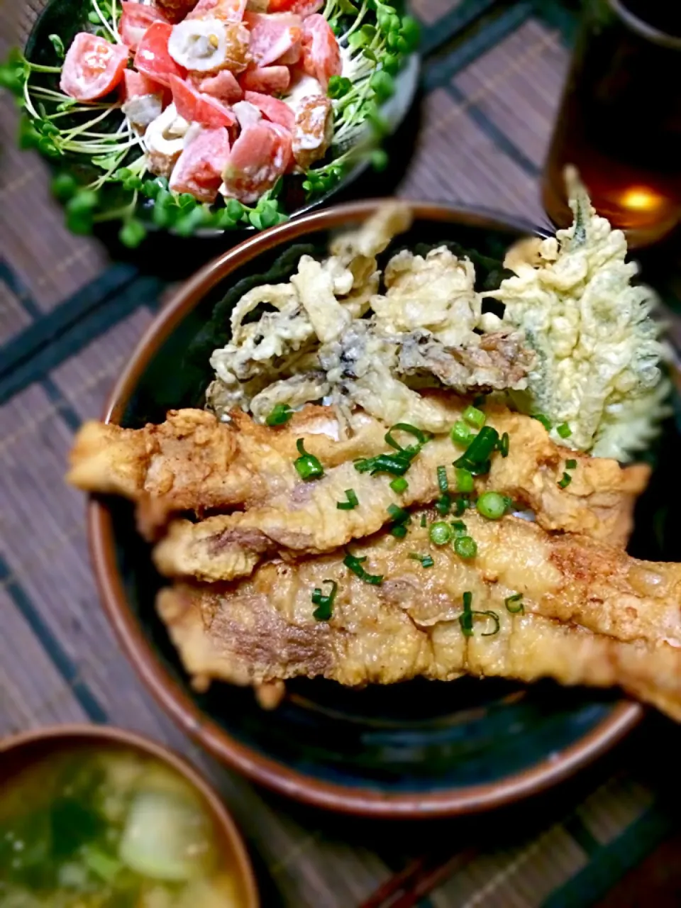 ✳︎サムギョプサル天丼✳︎ Tempra bowl, porkslice,mashroom,basil|botanさん