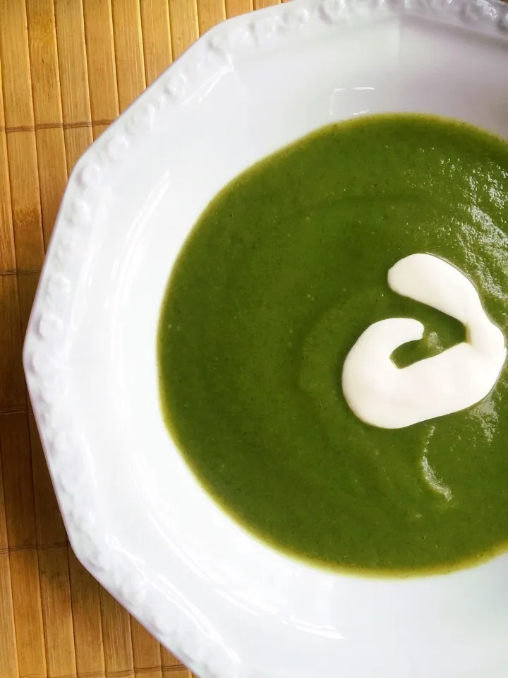 🍵 creamy broccoli soup and whipped cream|CatzeMDさん