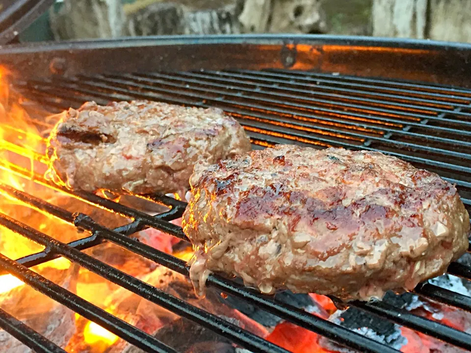 Snapdishの料理写真:Wagyu burger|Cru Sunさん