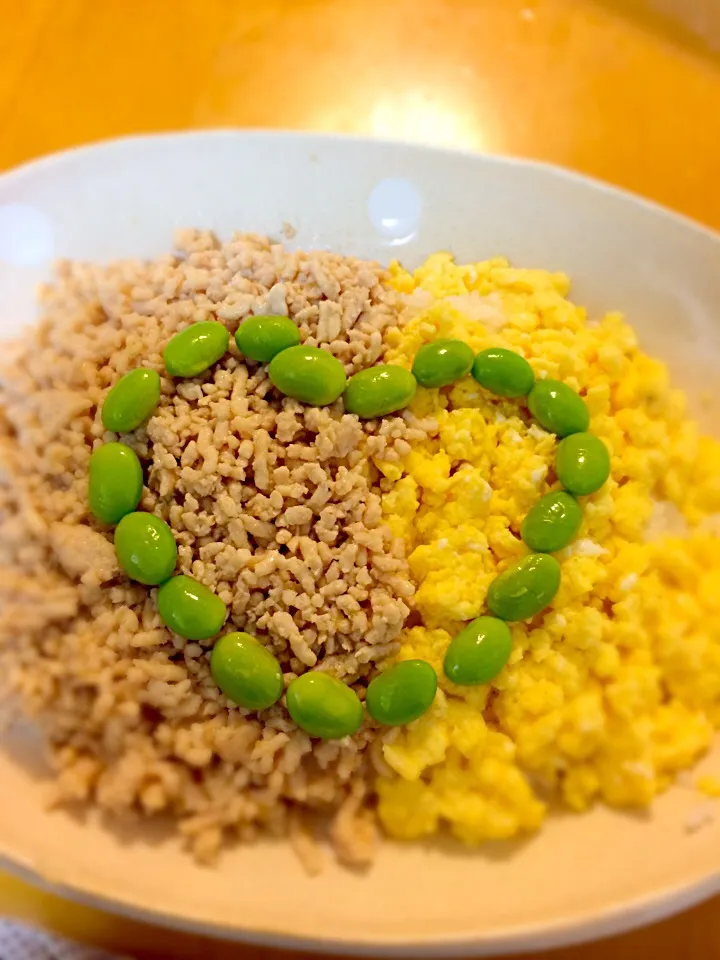 鶏そぼろ丼♪|☆マミ☆さん