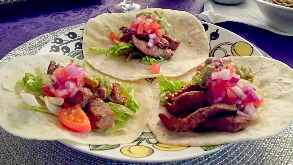 Snapdishの料理写真:Pork fajitas with  guacamole.|Saito  Iwaoさん