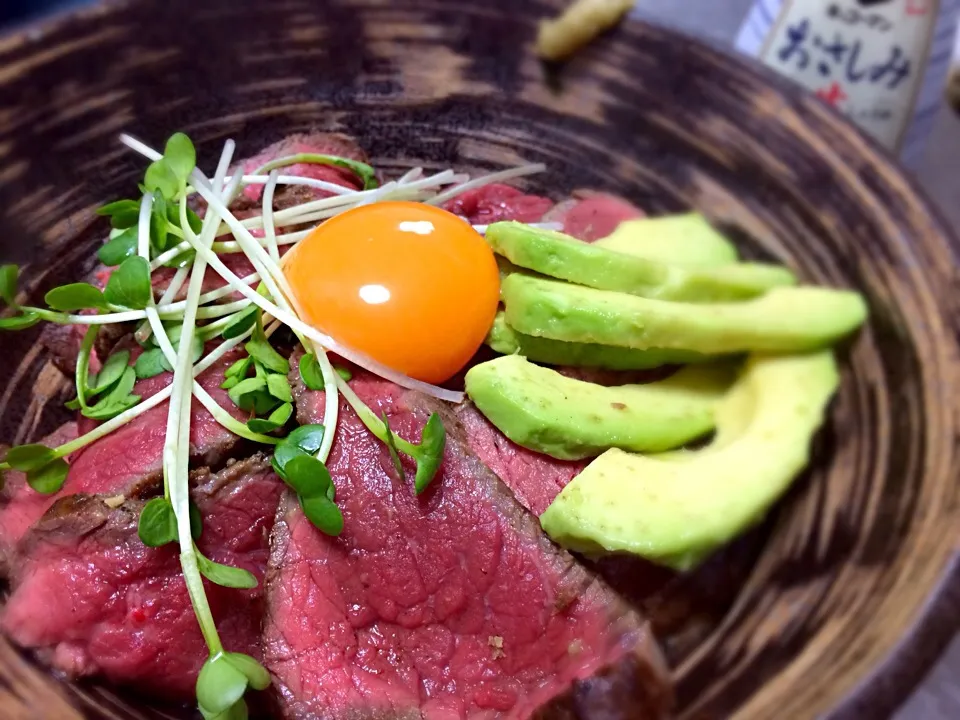 Snapdishの料理写真:ローストビーフ丼|やすよさん