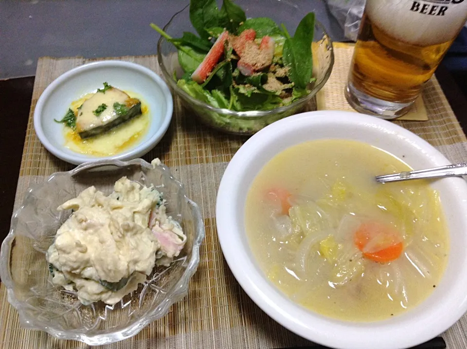 鶏肉と白菜のクリーム煮＆グリーンサラダ＆ボテトサラダ＆カボチャ|まぐろさん