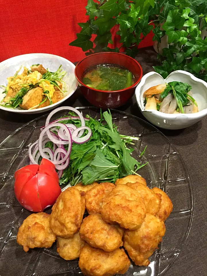 Snapdishの料理写真:みったんさんの料理 お豆腐鶏胸肉のふんわりチキンナゲット❤︎水切り無し。ハニーBBQソースで✨|みなさん