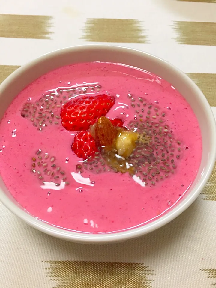 Raspberries frozen yogurt|YDKOさん