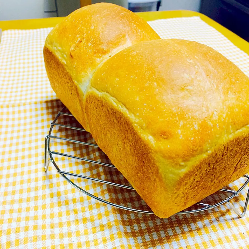 Snapdishの料理写真:春よ来い♪ココナッツ風味のミルク食パン🍞|ブー吉さん