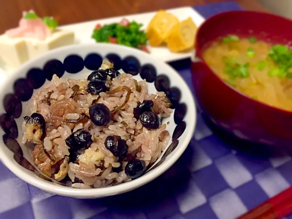 Snapdishの料理写真:黒豆と豚バラの炊き込みご飯|Akiさん