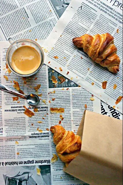 croissant and milk of tea for tea time #croissant #milk #Snack/Teatime #tea|josephineさん