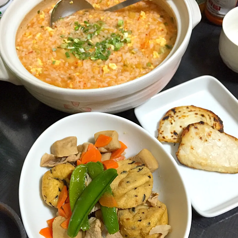 今日の晩ご飯は、キムチ雑炊、かじきの塩麹漬け焼き、高野豆腐と豚肉の煮物がんもどき入り。|ゆえさん