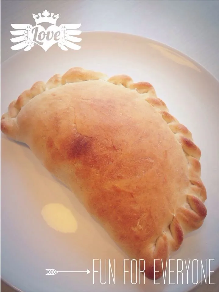 Snapdishの料理写真:Calzone|Amanda Linさん