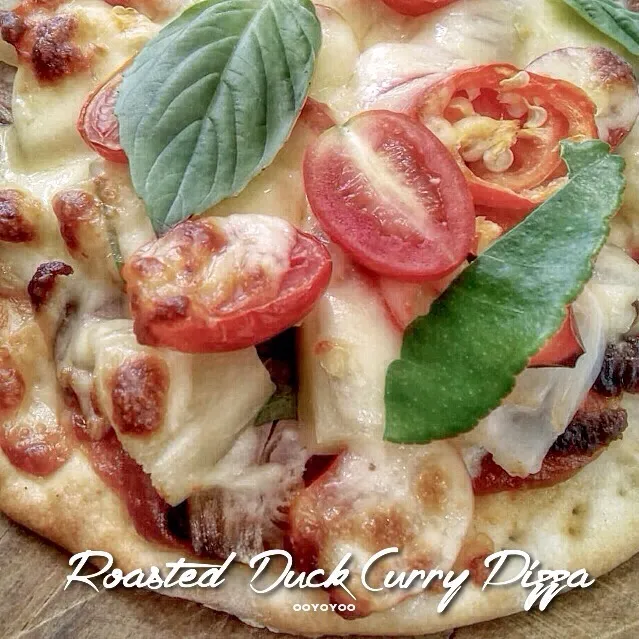 iPhone Gu : Roasted Duck Curry Pizza  พิซซ่าแกงเผ็ดเป็ดย่าง|OoHさん